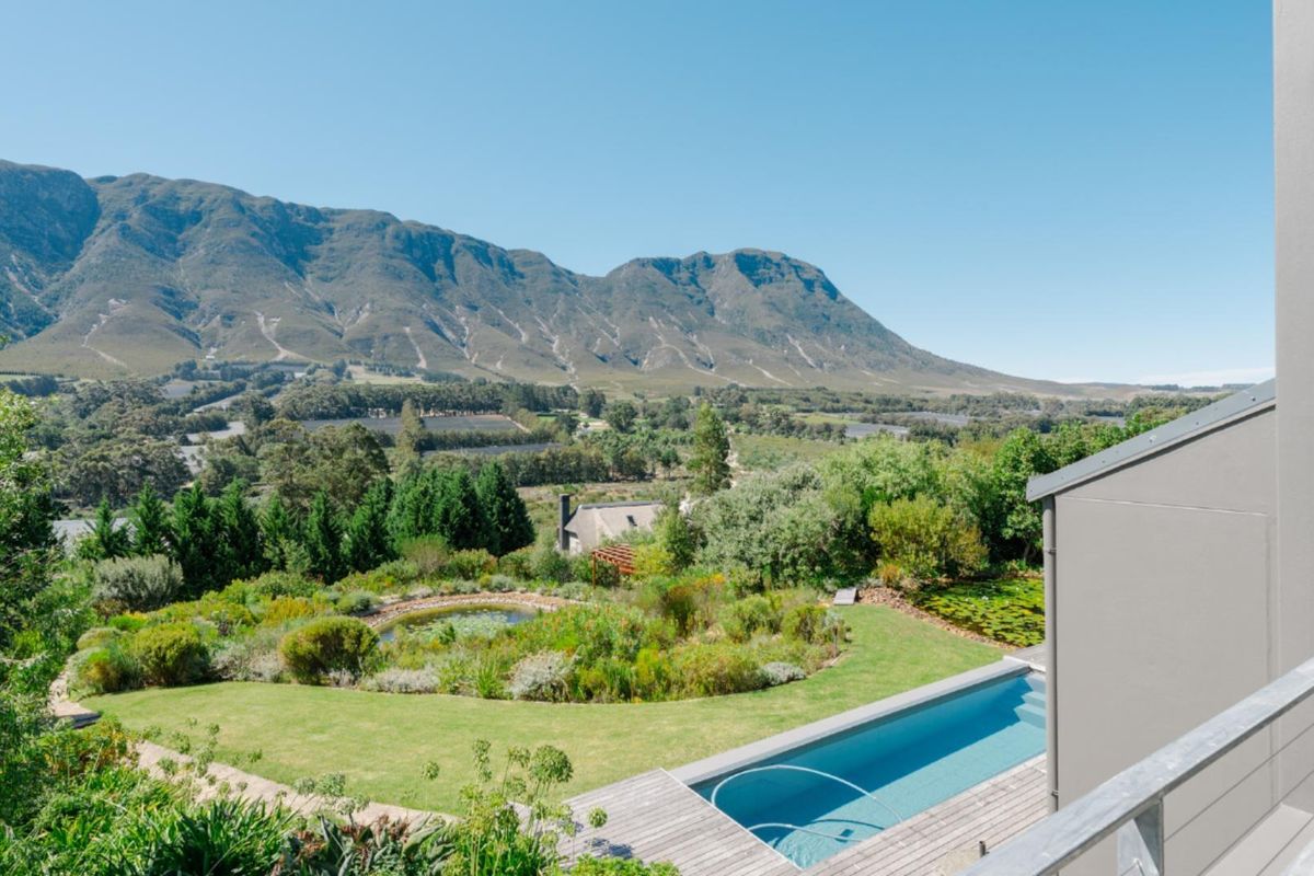 House Under Offer in Hemel en Aarde Valley Hermanus - Photo 2