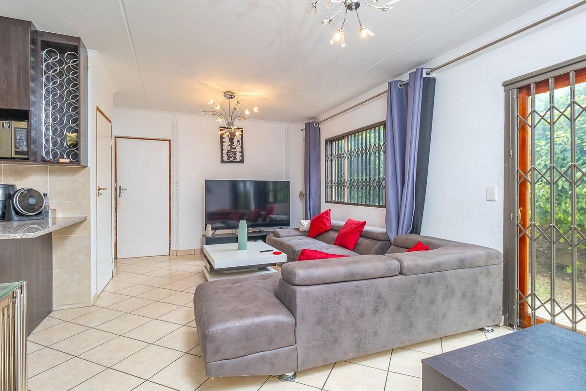 Modern, Secure Family Living in the Heart of Montana Park - Photo 2