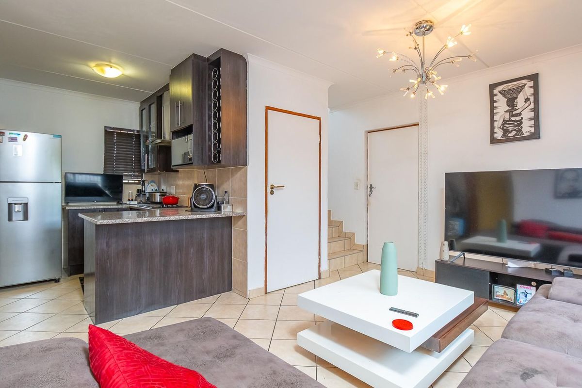 Modern, Secure Family Living in the Heart of Montana Park - Photo 3