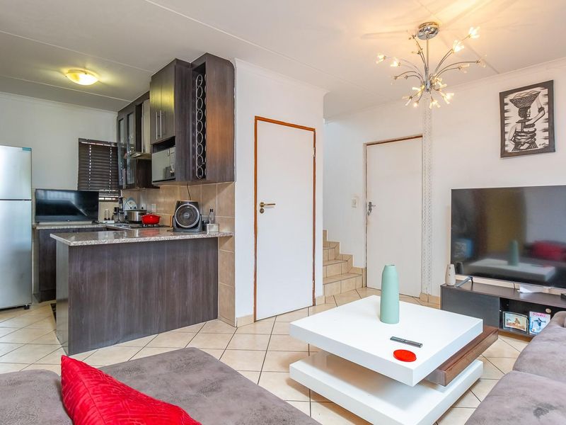 Modern, Secure Family Living in the Heart of Montana Park - Photo 3