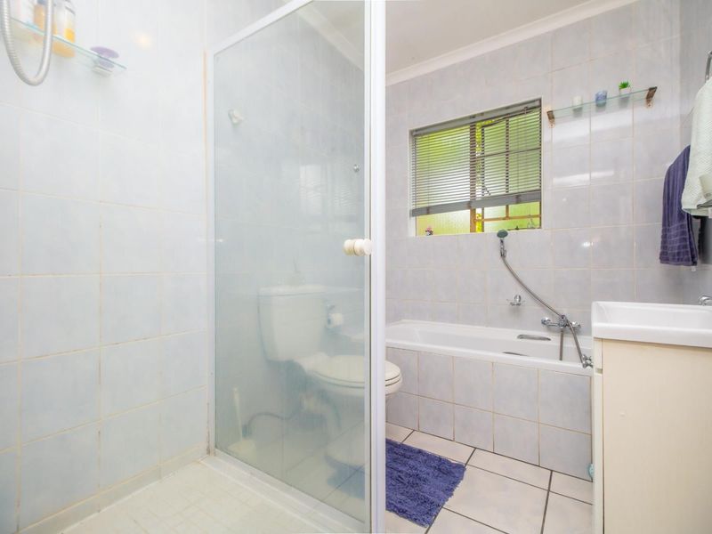 Perfect Starter Home in Secure Complex - Photo 10