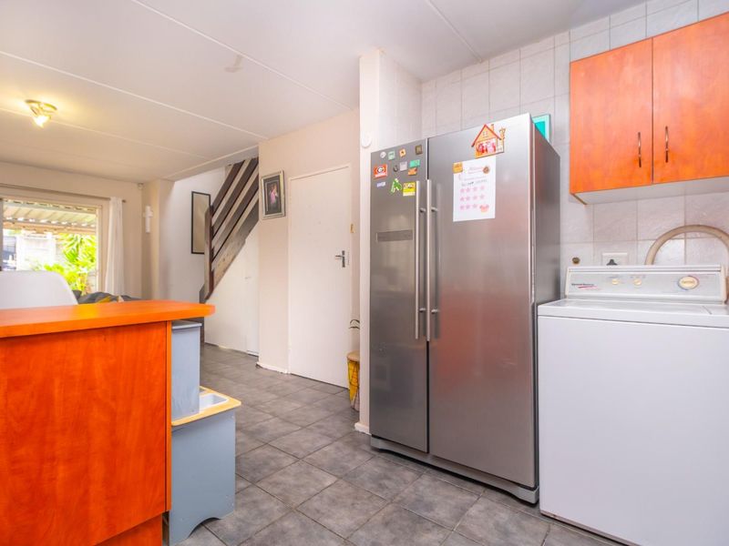 Perfect Starter Home in Secure Complex - Photo 9