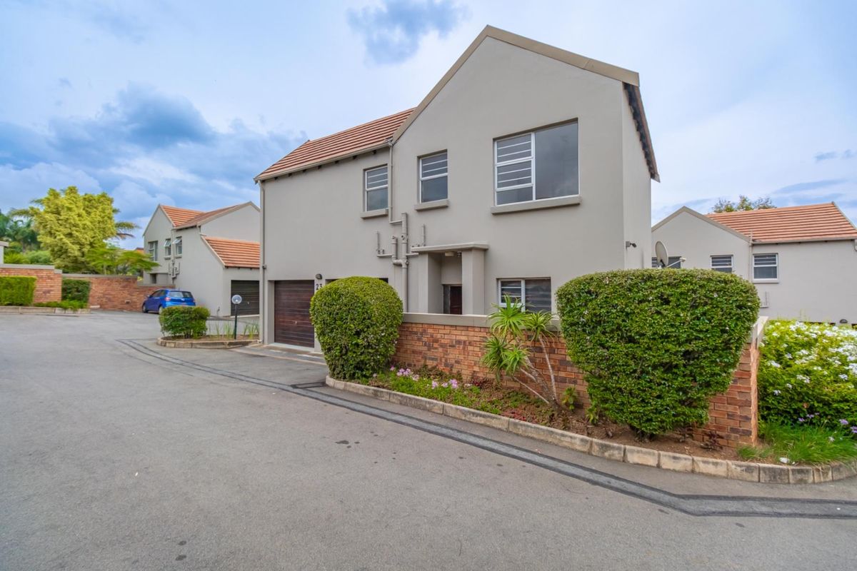 Extra Ordinary Town House For You - Photo 2