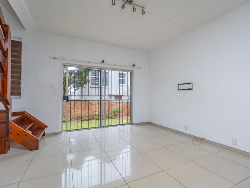 Extra Ordinary Town House For You - Photo 9