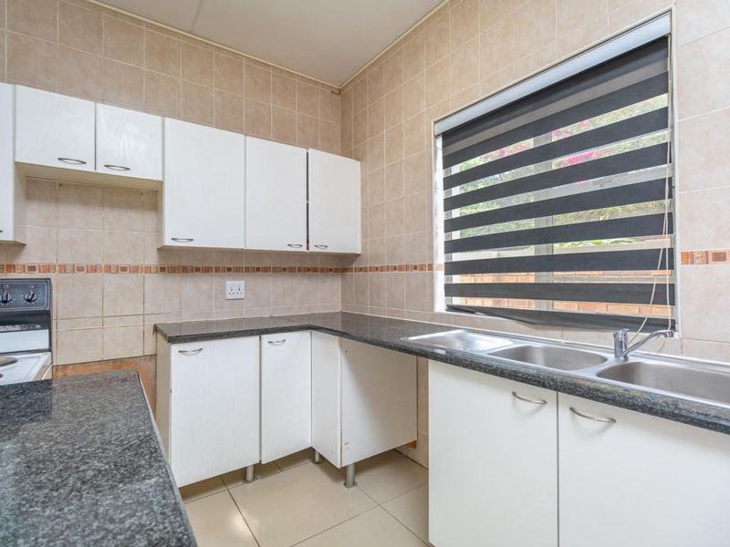 Extra Ordinary Town House For You - Photo 7