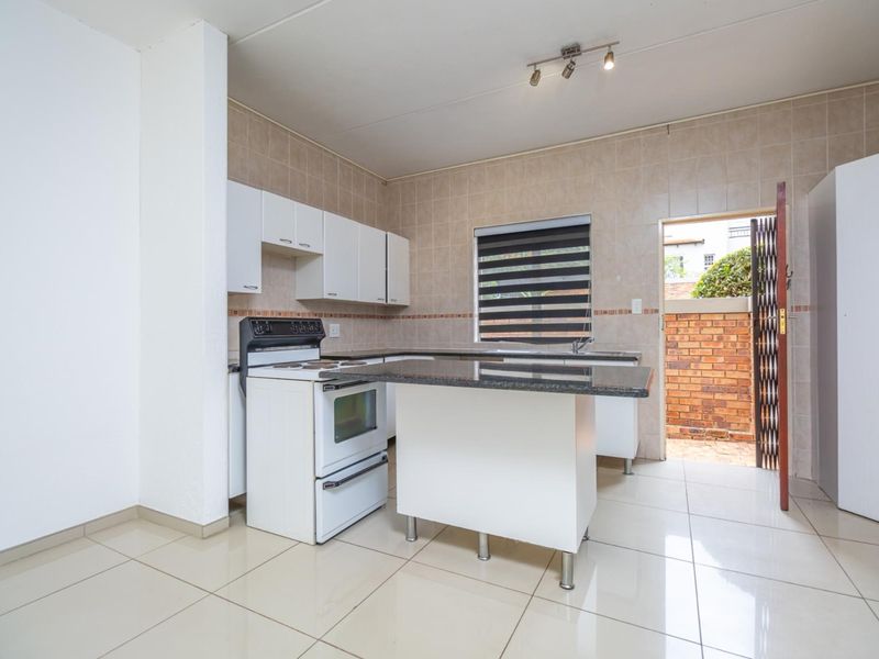 Extra Ordinary Town House For You - Photo 6