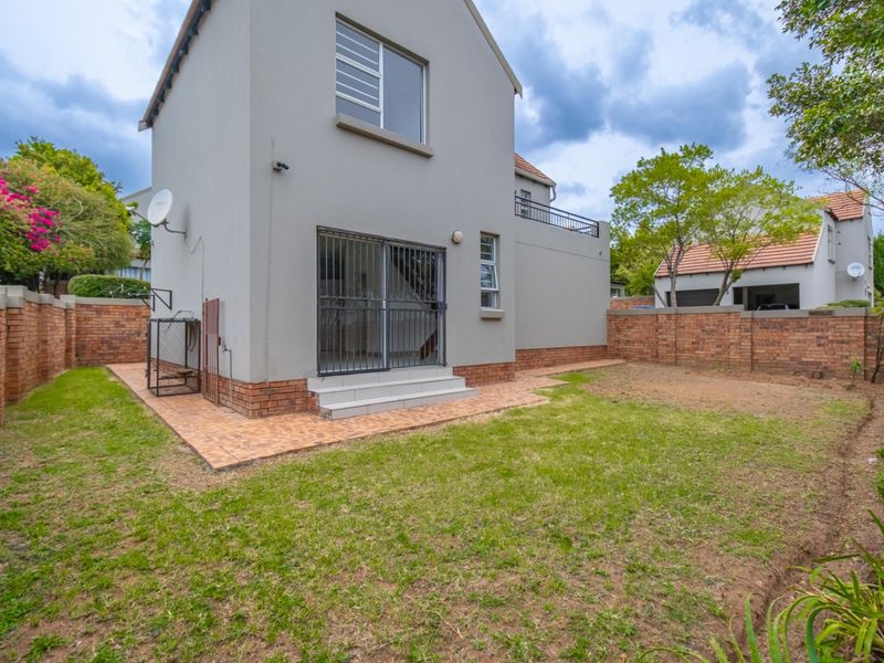 Extra Ordinary Town House For You - Photo 3