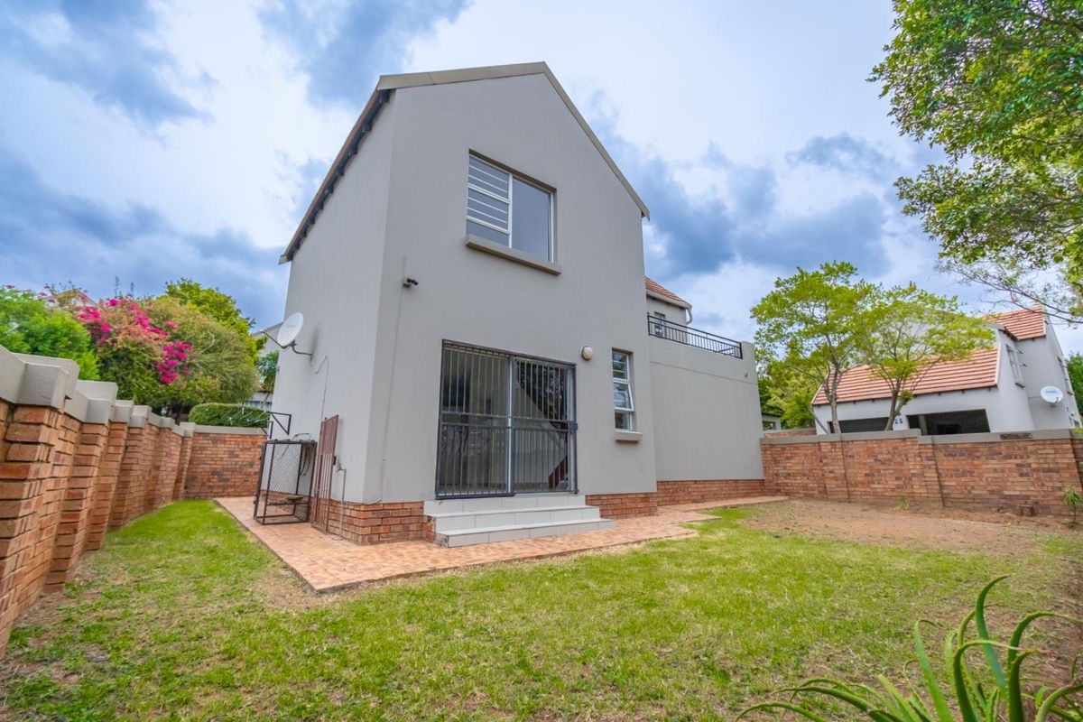 Extra Ordinary Town House For You - Photo 4