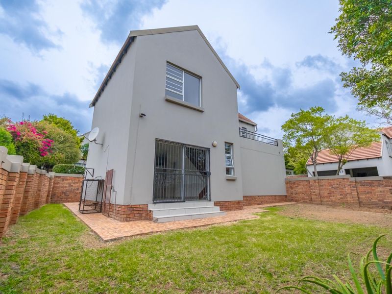 Extra Ordinary Town House For You - Photo 4