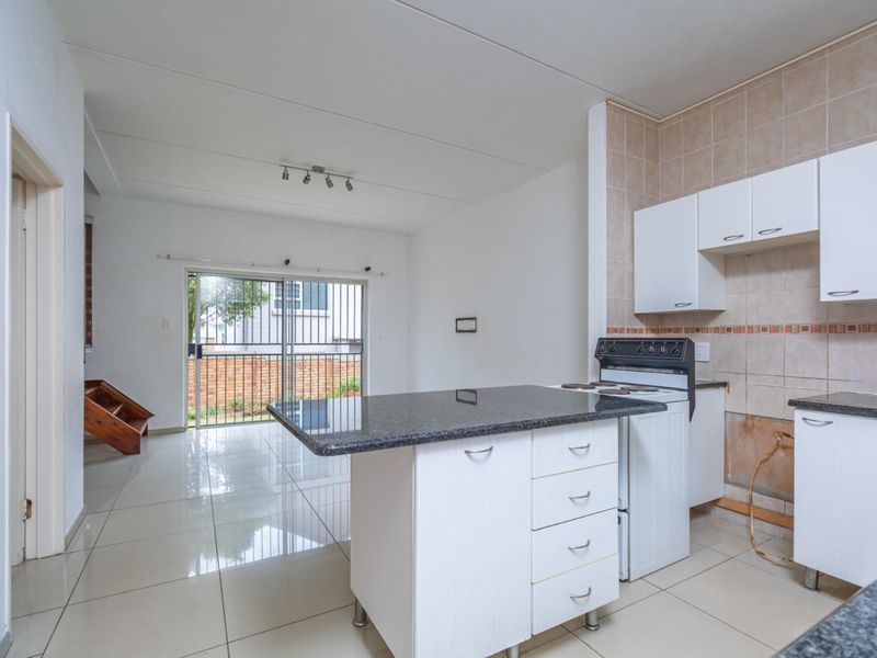 Extra Ordinary Town House For You - Photo 5