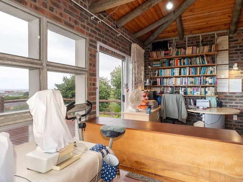 Bettys Bay - The mountain at your back door - Photo 4