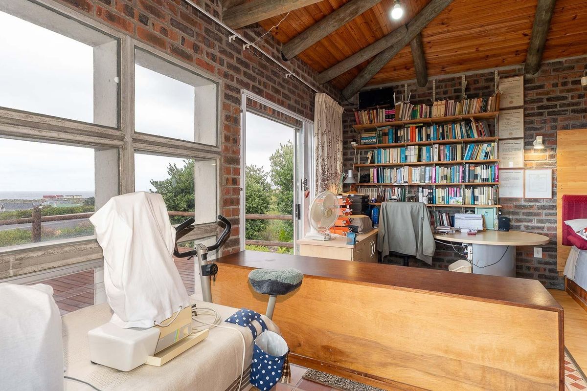 Bettys Bay - The mountain at your back door - Photo 4