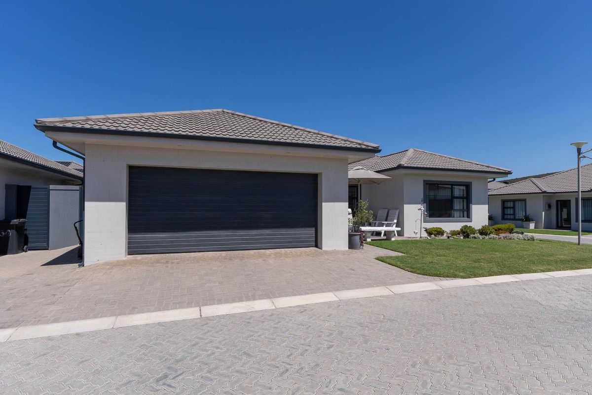 Are you over 50? Retire in style within walking distance of the sea. - Photo 3