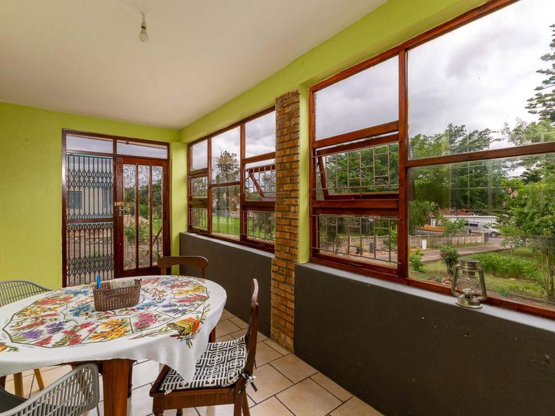 Three bedroom house on spacious Erf in Riversdale Western Cape - Photo 6