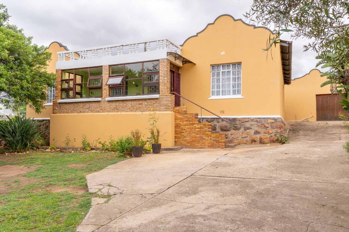 Three bedroom house on spacious Erf in Riversdale Western Cape - Photo 2