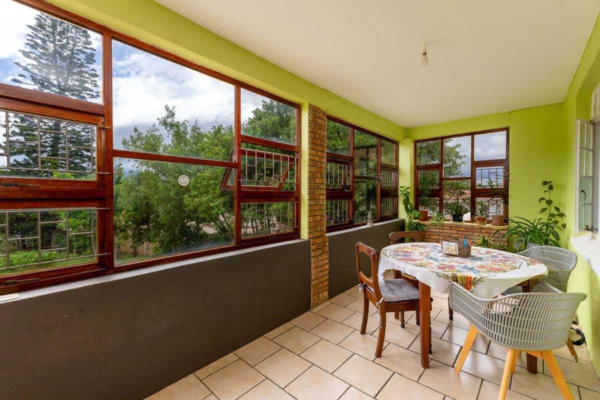 Three bedroom house on spacious Erf in Riversdale Western Cape - Photo 5