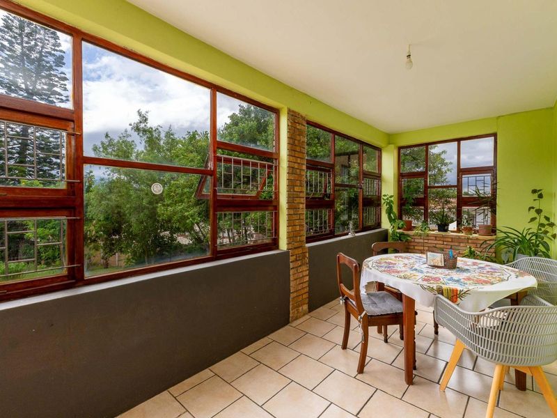 Three bedroom house on spacious Erf in Riversdale Western Cape - Photo 5