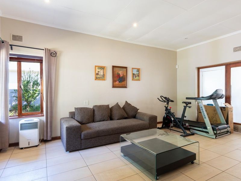 Your Dream Home in Robertson Awaits! - Photo 9