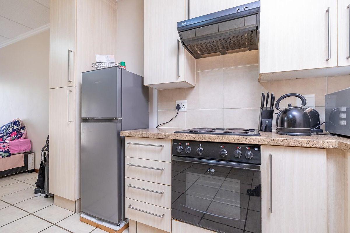 Stunning Studio Apartment - Photo 5