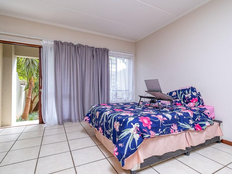 Stunning Studio Apartment - Photo 6