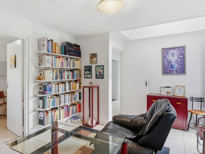 Secure, Fully Off-Grid 4-Bedroom Family Home with Cottage - Photo 8