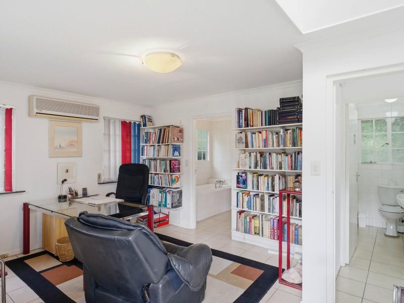 Secure, Fully Off-Grid 4-Bedroom Family Home with Cottage - Photo 7