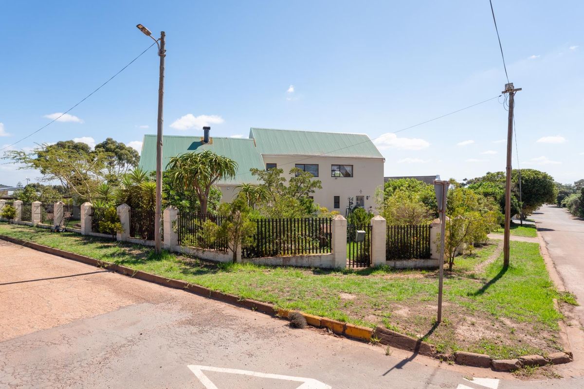 Large income generating  double-storey country home in Central Napier R3,6m - Photo 3