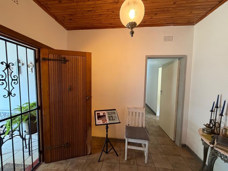 Big Family Home with Endless Potential -Protea Park Rustenburg - Photo 4