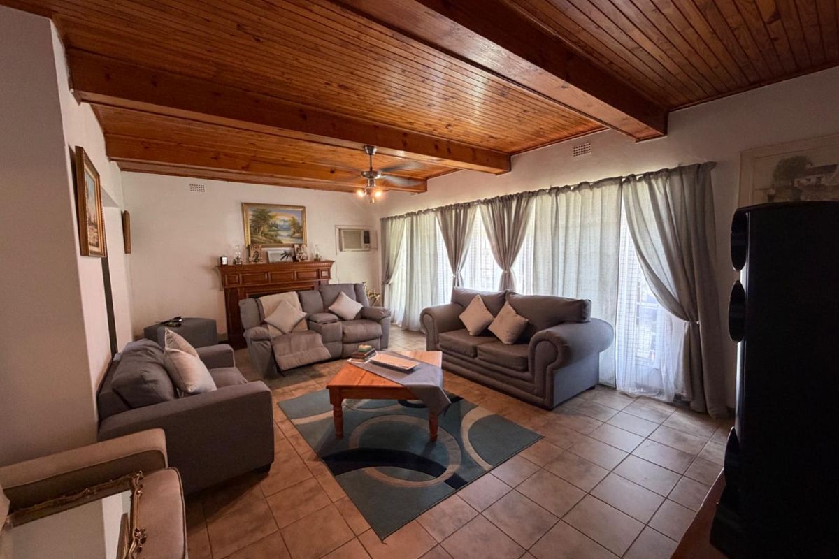 Big Family Home with Endless Potential -Protea Park Rustenburg - Photo 3