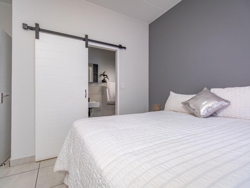 The Ultimate Lock-up-and-Go for the Connoisseur - Photo 6