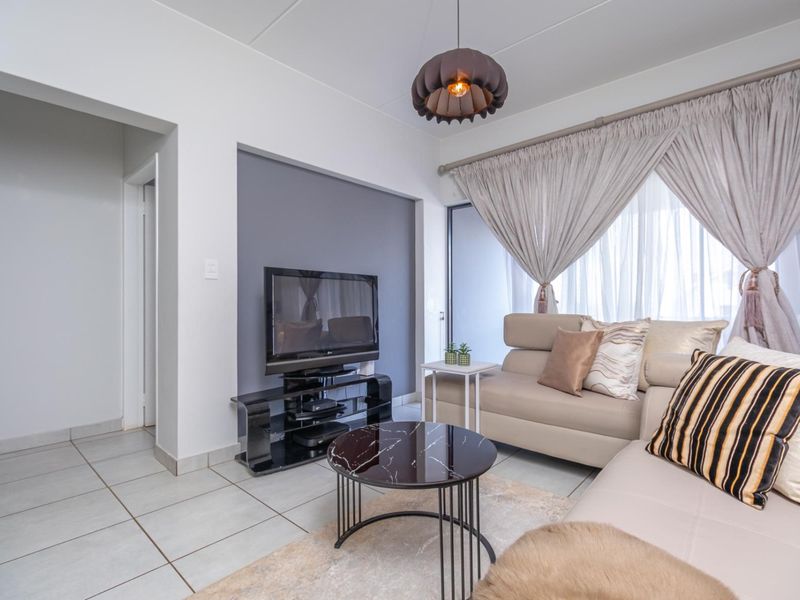 The Ultimate Lock-up-and-Go for the Connoisseur - Photo 3