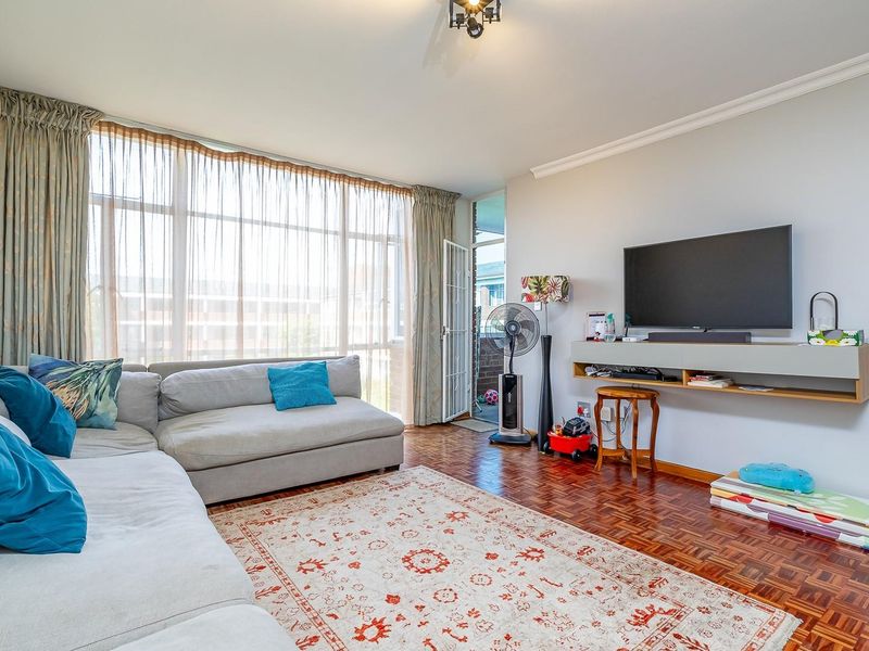 Simplicity living in the heart of Blackheath - Photo 3