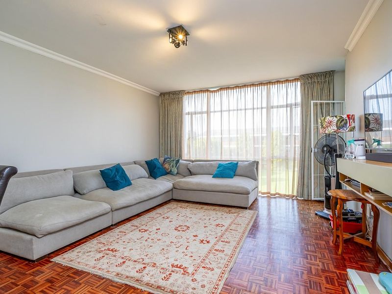 Simplicity living in the heart of Blackheath - Photo 2