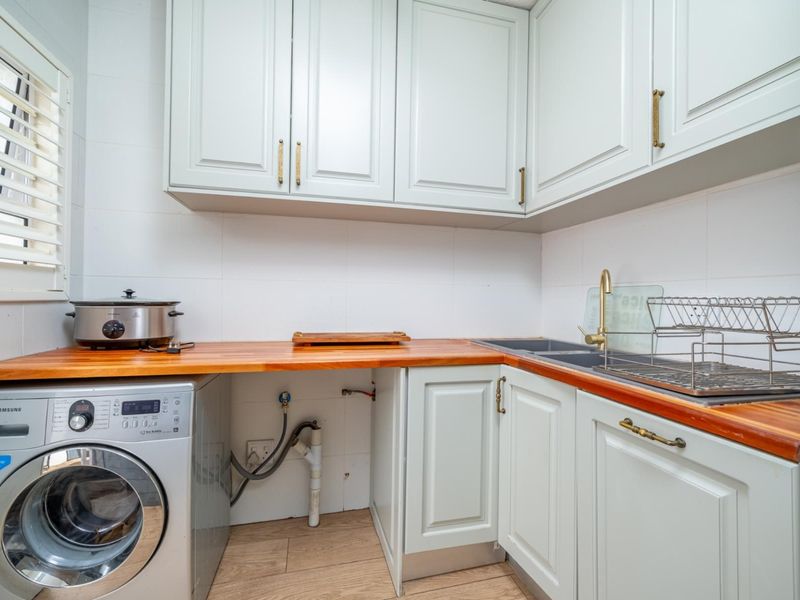 Spacious Family Home with Swimming Pool and Backup Power - Photo 5