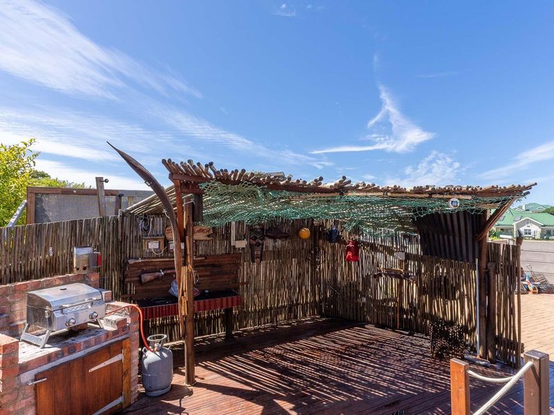 3 Bedroom Home Close to Amenities - Priced to go! - Photo 3