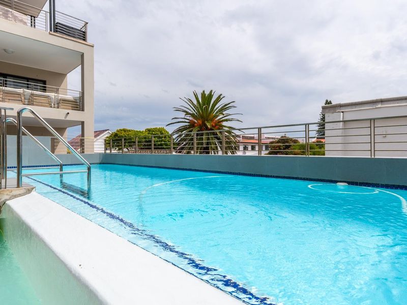 EXCLUSIVE POOL-FACING LUXURY AT THE ESPLANADE - Photo 5