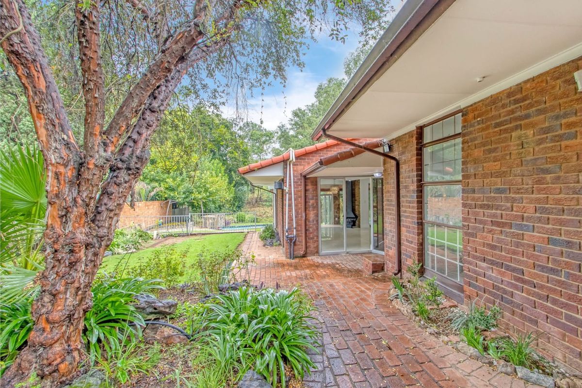 Lovely move-in-ready 3-bedroom family home for sale - Photo 3