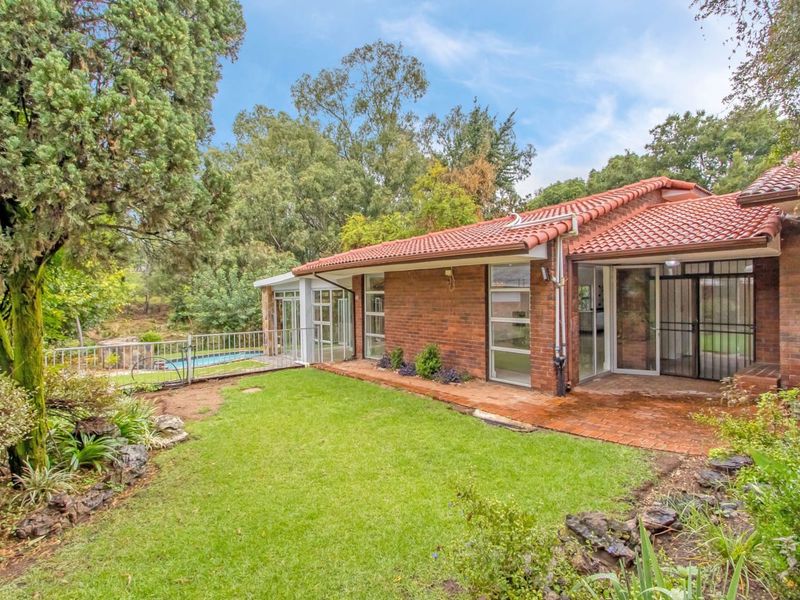 Lovely move-in-ready 3-bedroom family home for sale - Photo 2