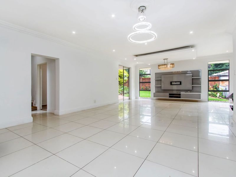 Lovely move-in-ready 3-bedroom family home for sale - Photo 7