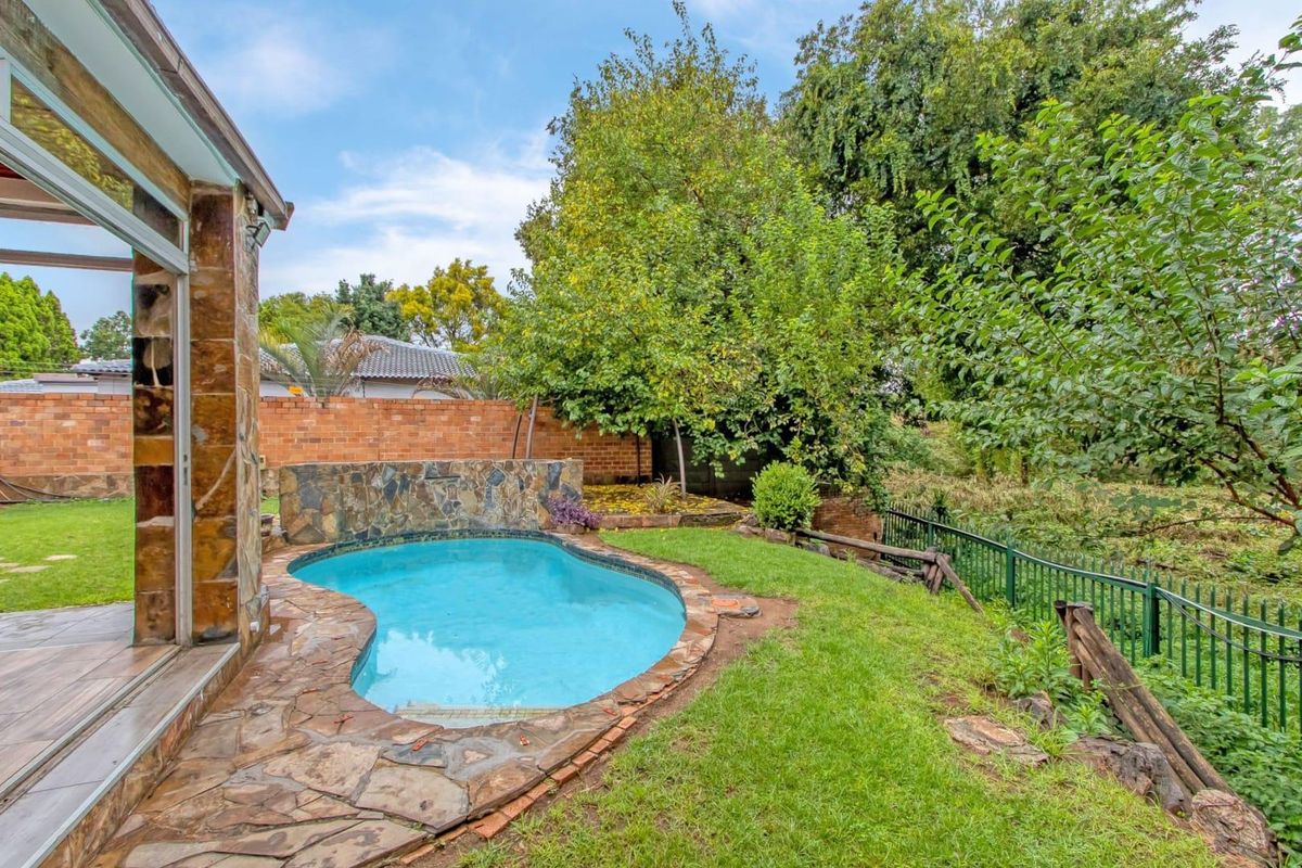 Lovely move-in-ready 3-bedroom family home for sale - Photo 5