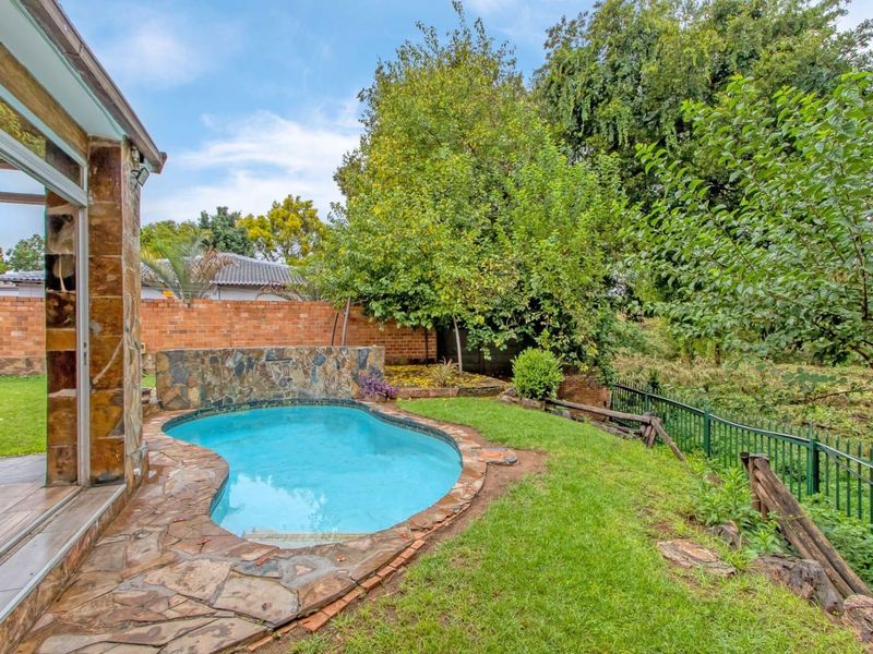 Lovely move-in-ready 3-bedroom family home for sale - Photo 5