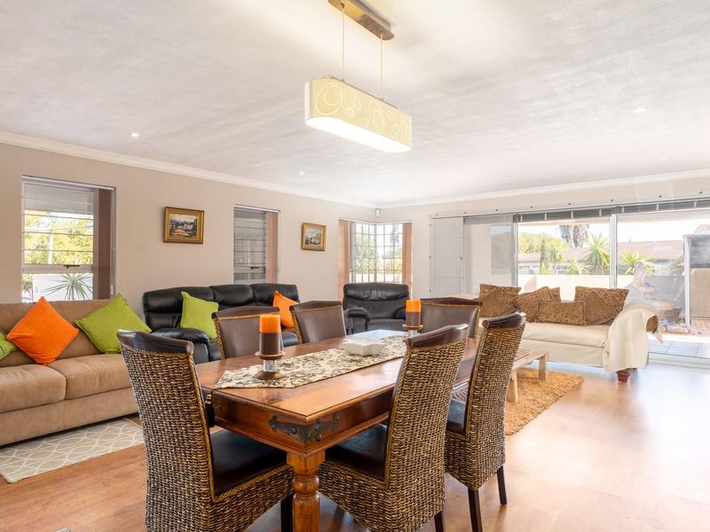 Double Storied Luxury In Cul De Sac Setting - Photo 9