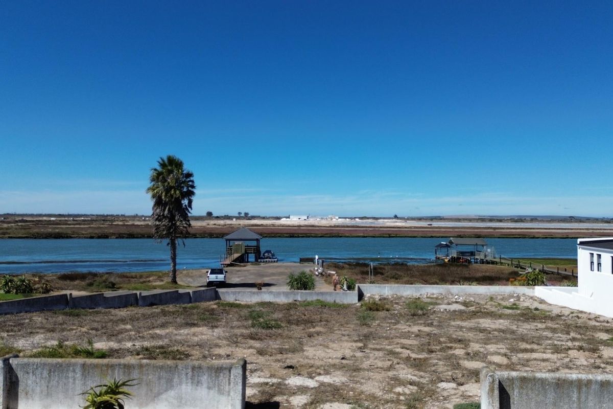 Beautiful Riverfront Vacant Stand For Sale - Photo 2