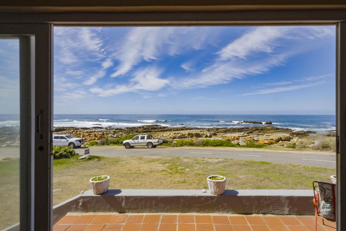 Prime Front Row Property in Jongensfontein - Photo 3