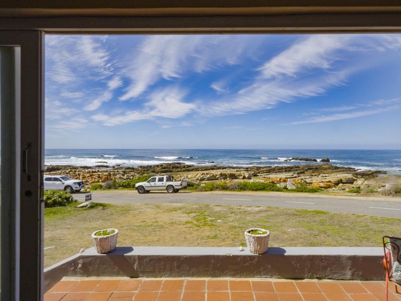 Prime Front Row Property in Jongensfontein - Photo 3