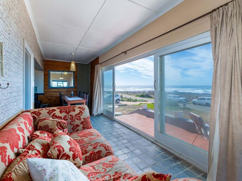 Prime Front Row Property in Jongensfontein - Photo 10