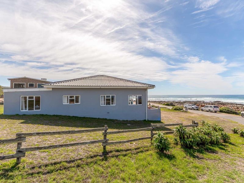 Prime Front Row Property in Jongensfontein - Photo 8