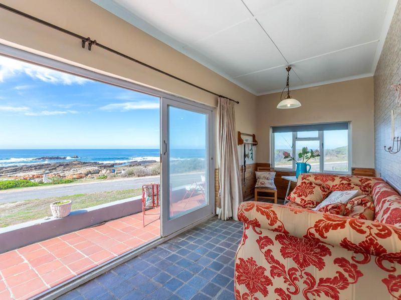 Prime Front Row Property in Jongensfontein - Photo 9