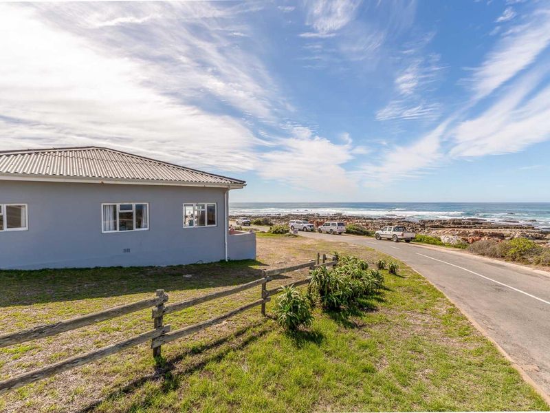 Prime Front Row Property in Jongensfontein - Photo 7