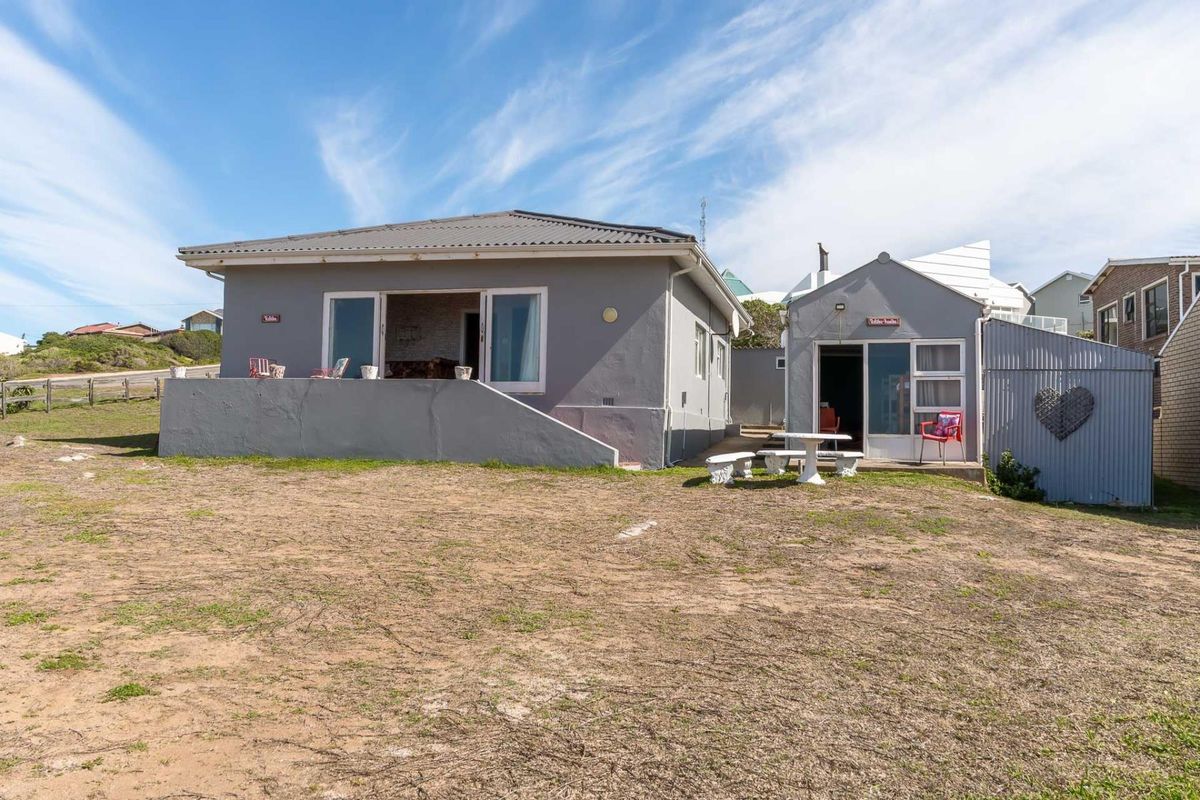 Prime Front Row Property in Jongensfontein - Photo 4